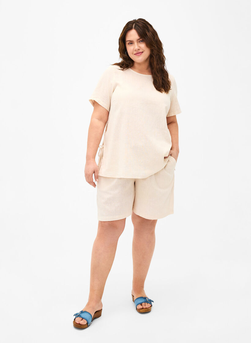 Loose shorts in cotton blend with linen, Sandshell, Model image number 3