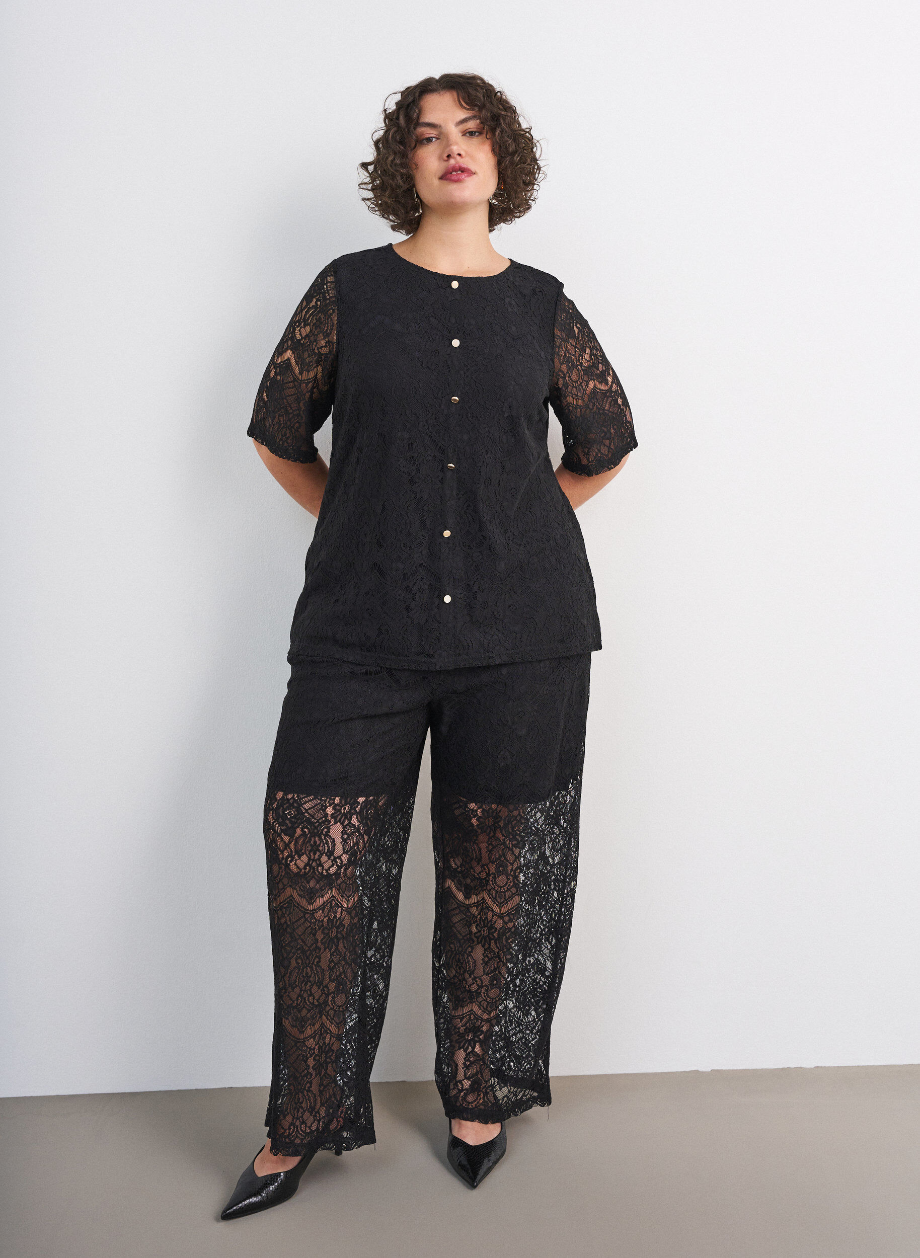 ZizzifashionLace blouse with decorative buttons, Black, Model image number 1