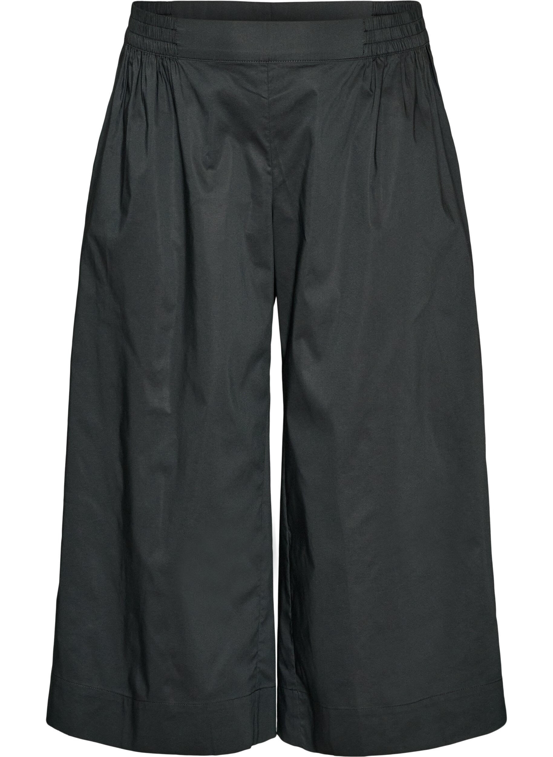 Culottes with an elasticated waist and wide legs