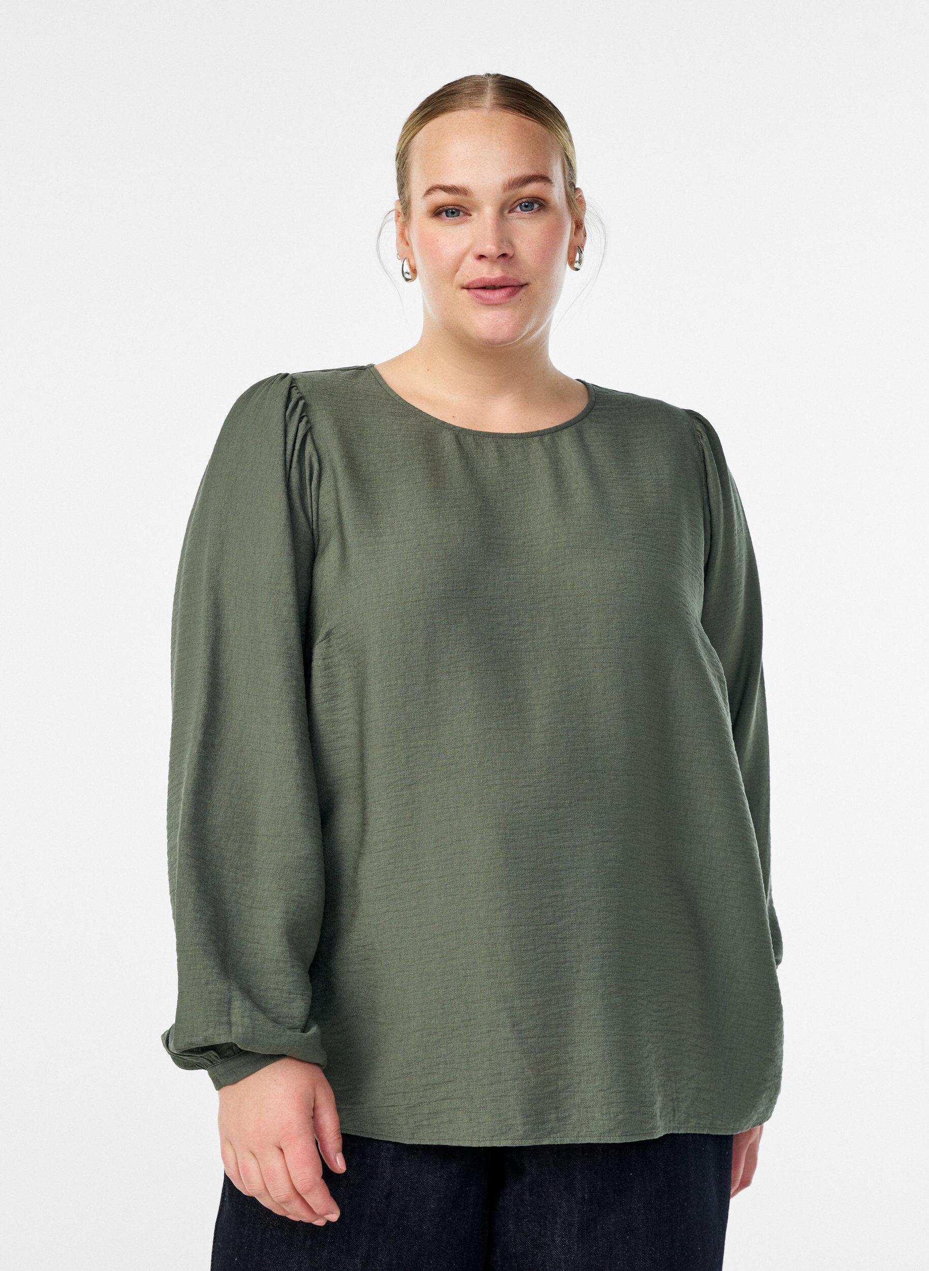 Long-sleeved viscose blouse, Green, Model