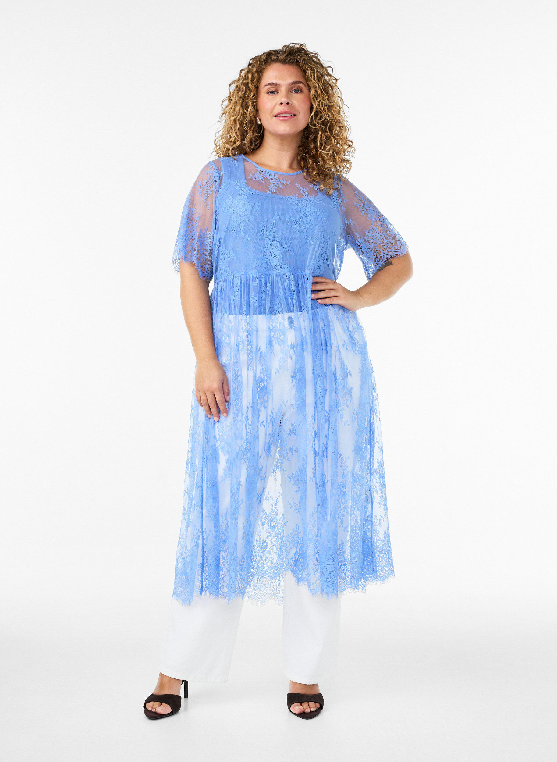 Sheer lace midi dress with short sleeves, Purple, Model