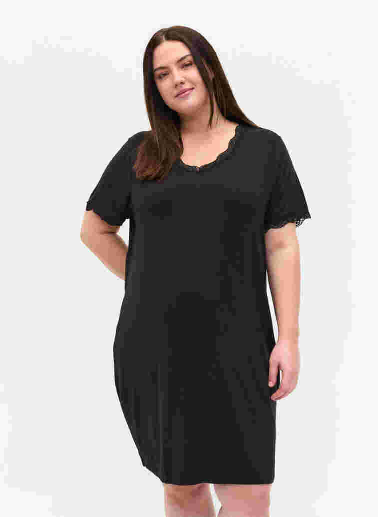 Short-sleeved night dress in viscose, Black, Model