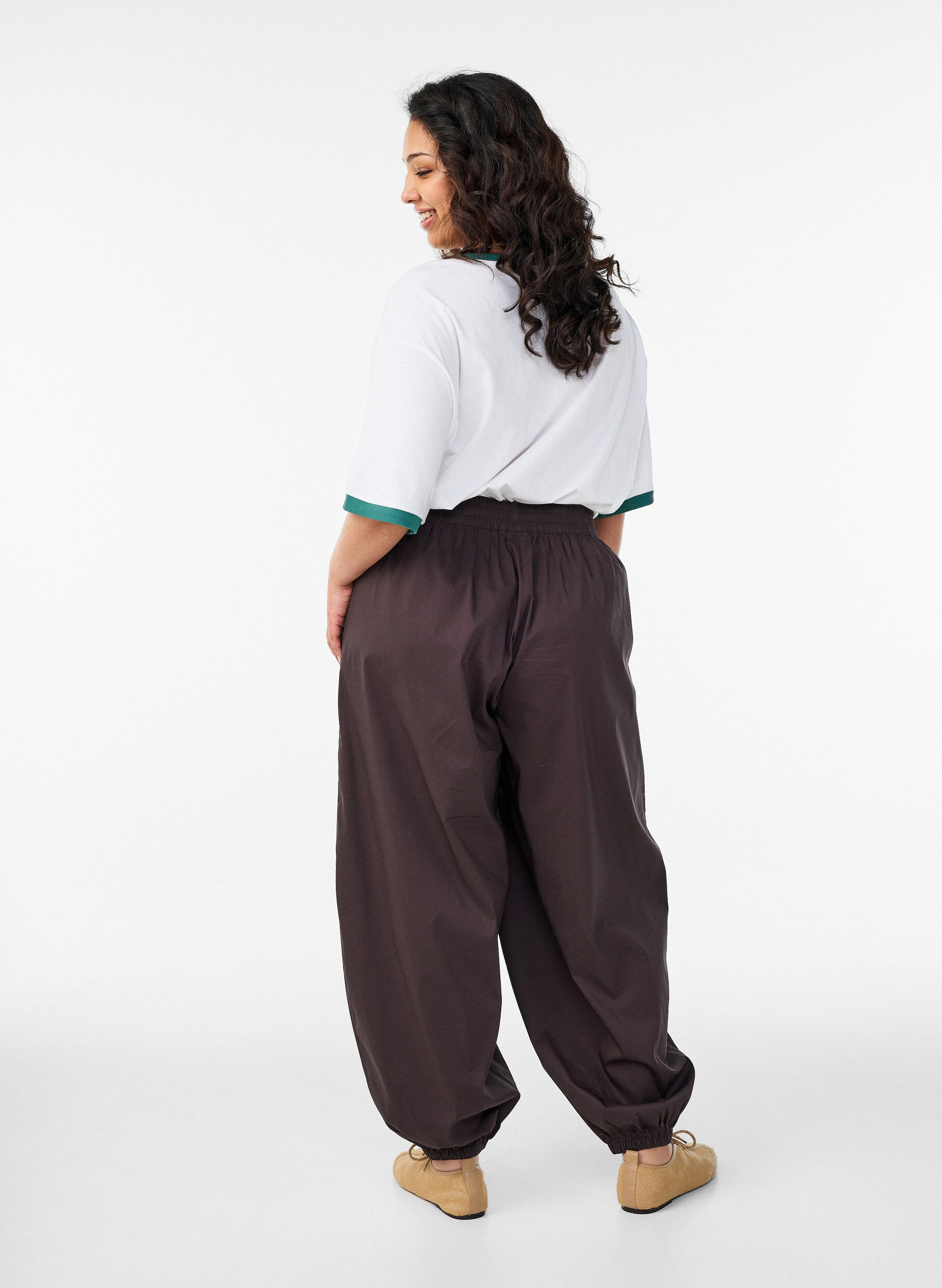 ZizzifashionBalloon trousers with pockets and an elasticated waistband, Brown, Model image number 1
