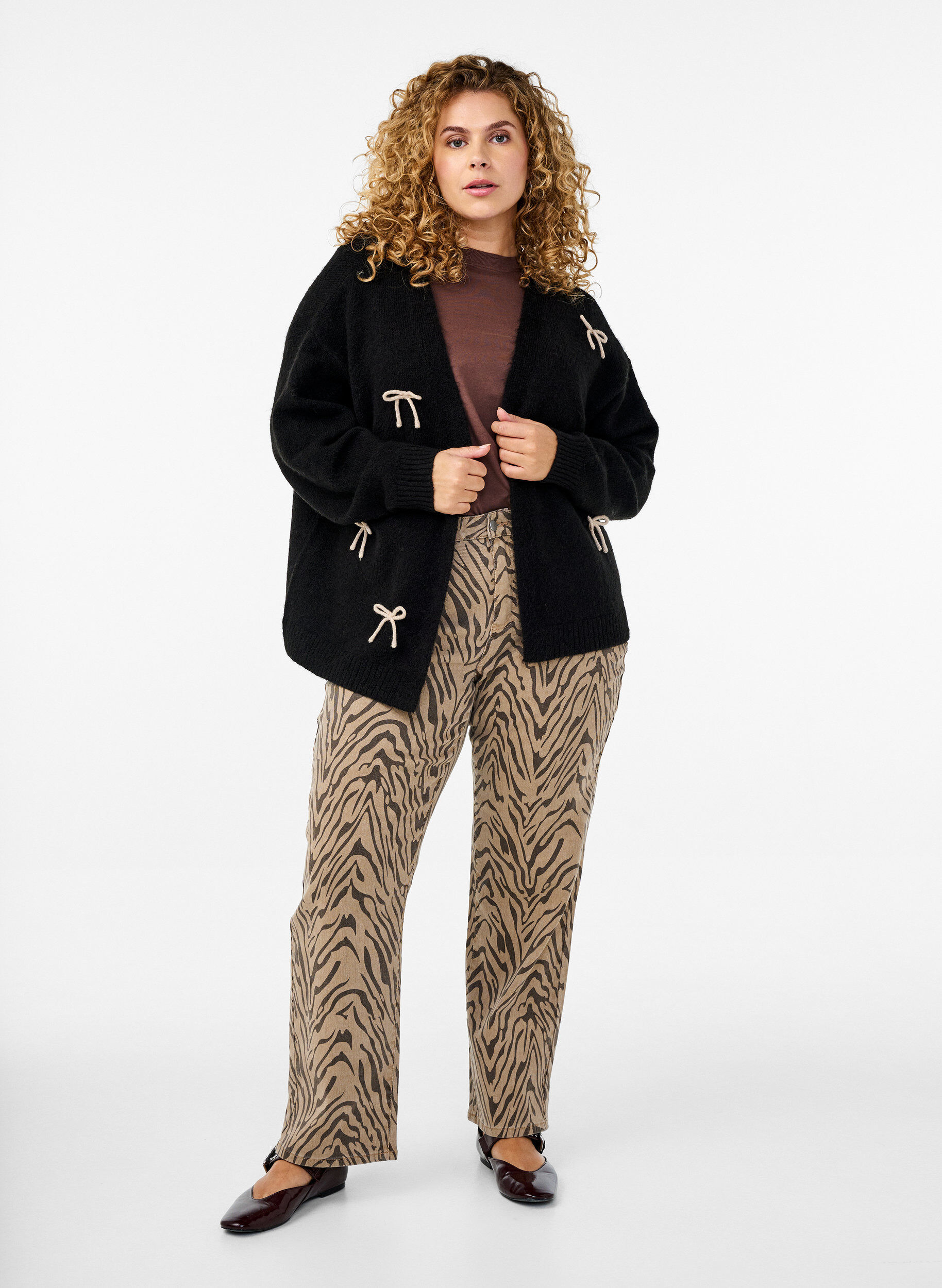 Regular fit jeans with zebra print, Brown, Model