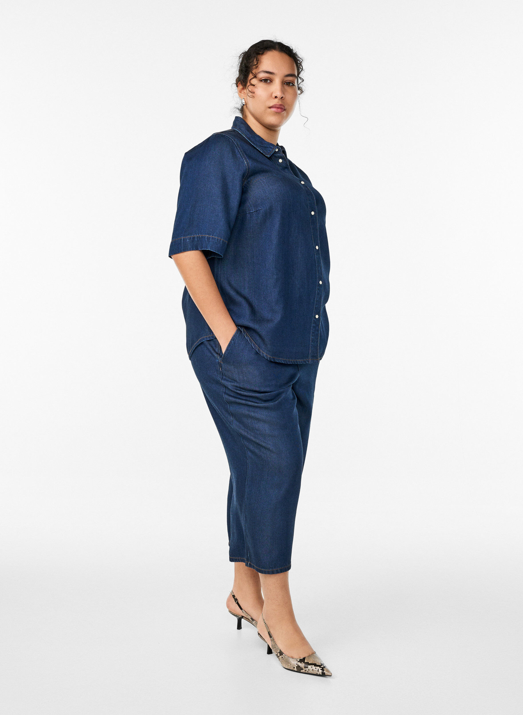 Zizzifashion Short-sleeved denim-look lyocell shirt, Blue, Model image number 1