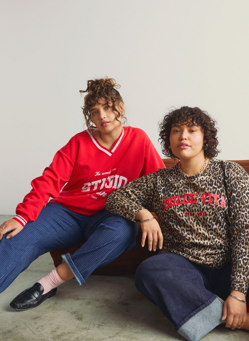 Sweatshirt with V-neck and text print, Red, Image image number 0