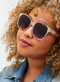 Patterned sunglasses, Rose Marble, Model
