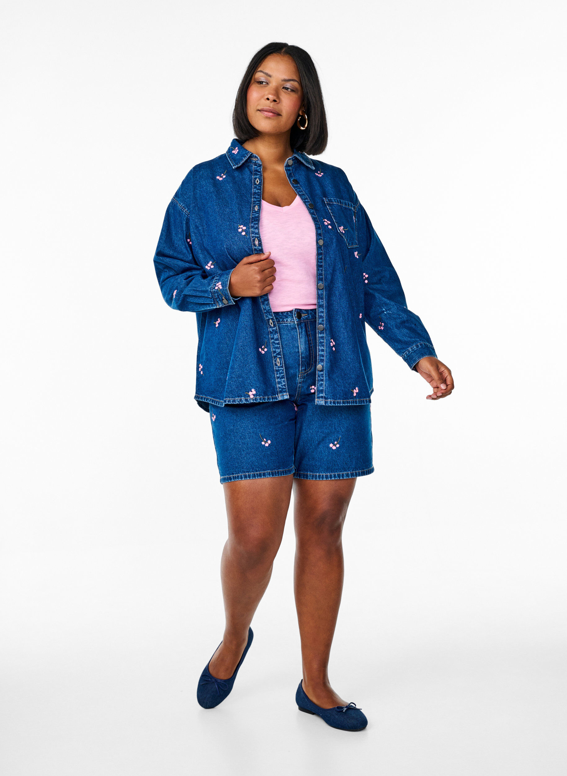 ZizzifashionDenim shorts with embroidered flowers, Blue, Model image number 1