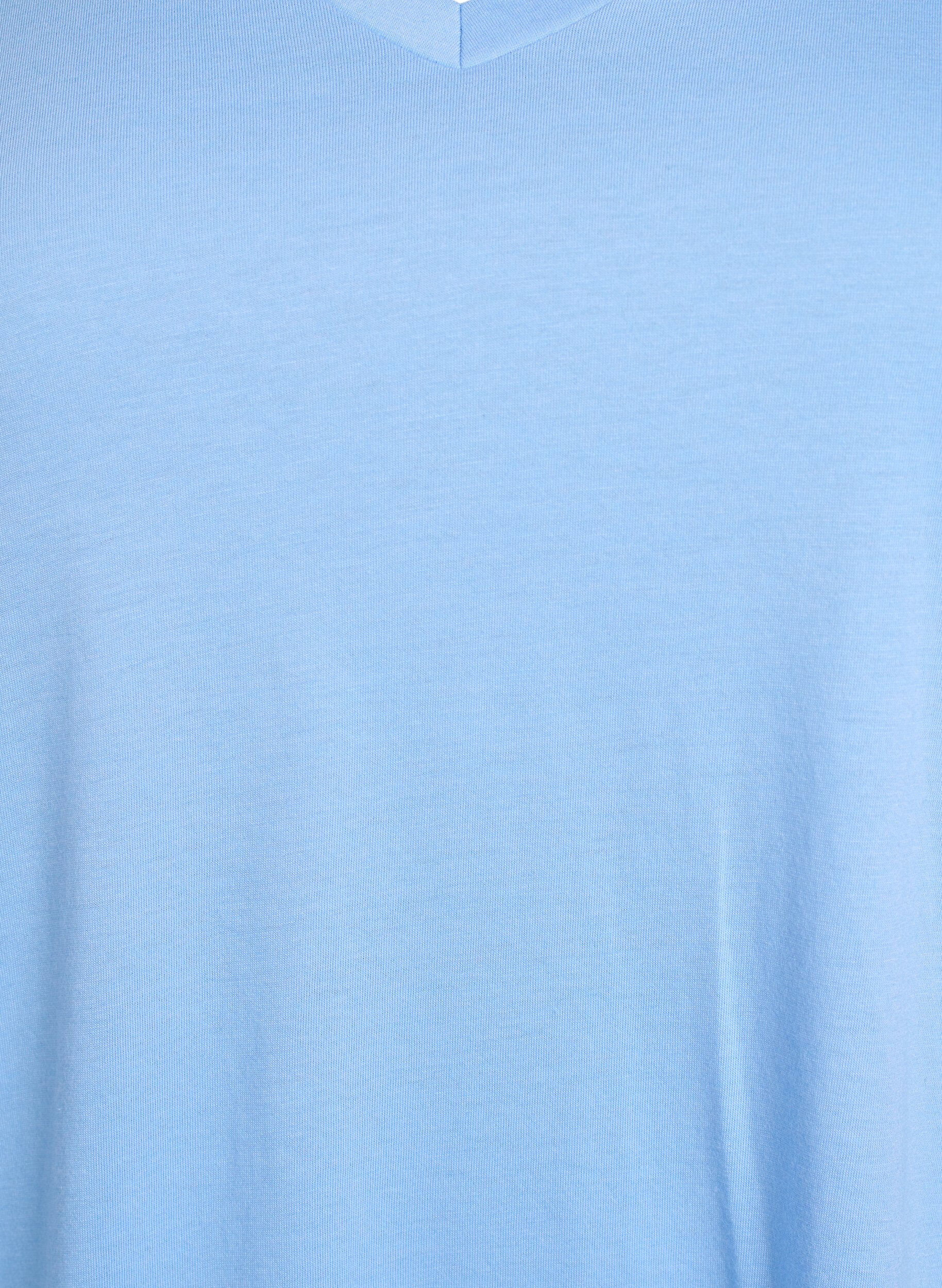 Zizzifashion Single colour oversized t-shirt with v-neck, Light Blue, Packshot image number 2
