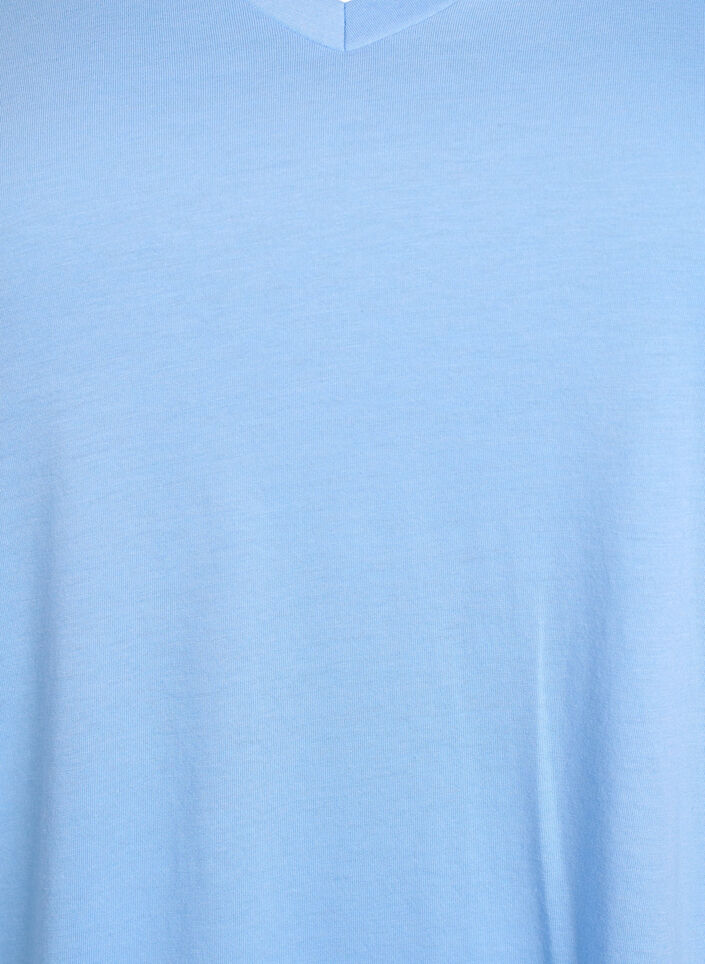 Single colour oversized t-shirt with v-neck, Light Blue, Packshot image number 2