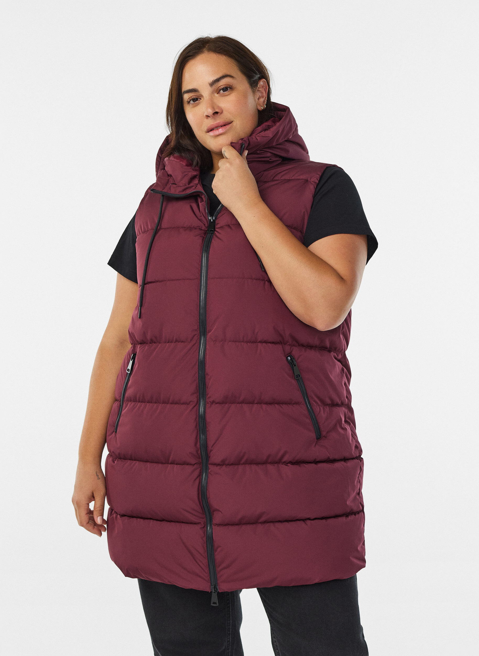 Long vest with hood and pockets, Red, Model