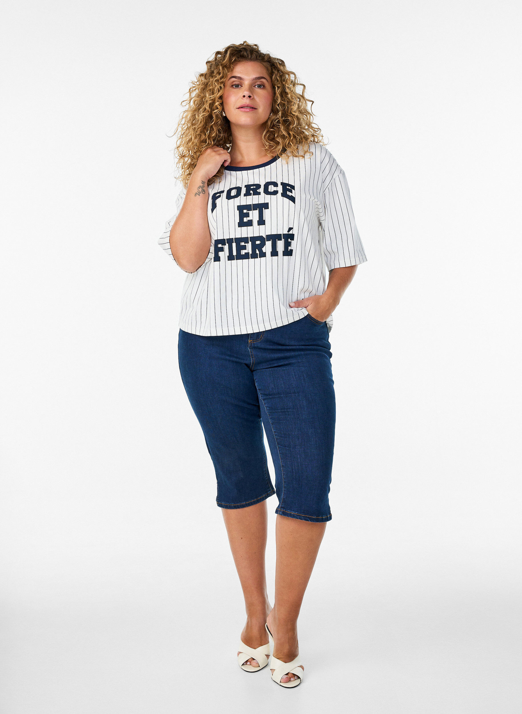 ZizzifashionBoxy T-shirt with stripes and statement print, White, Model image number 1