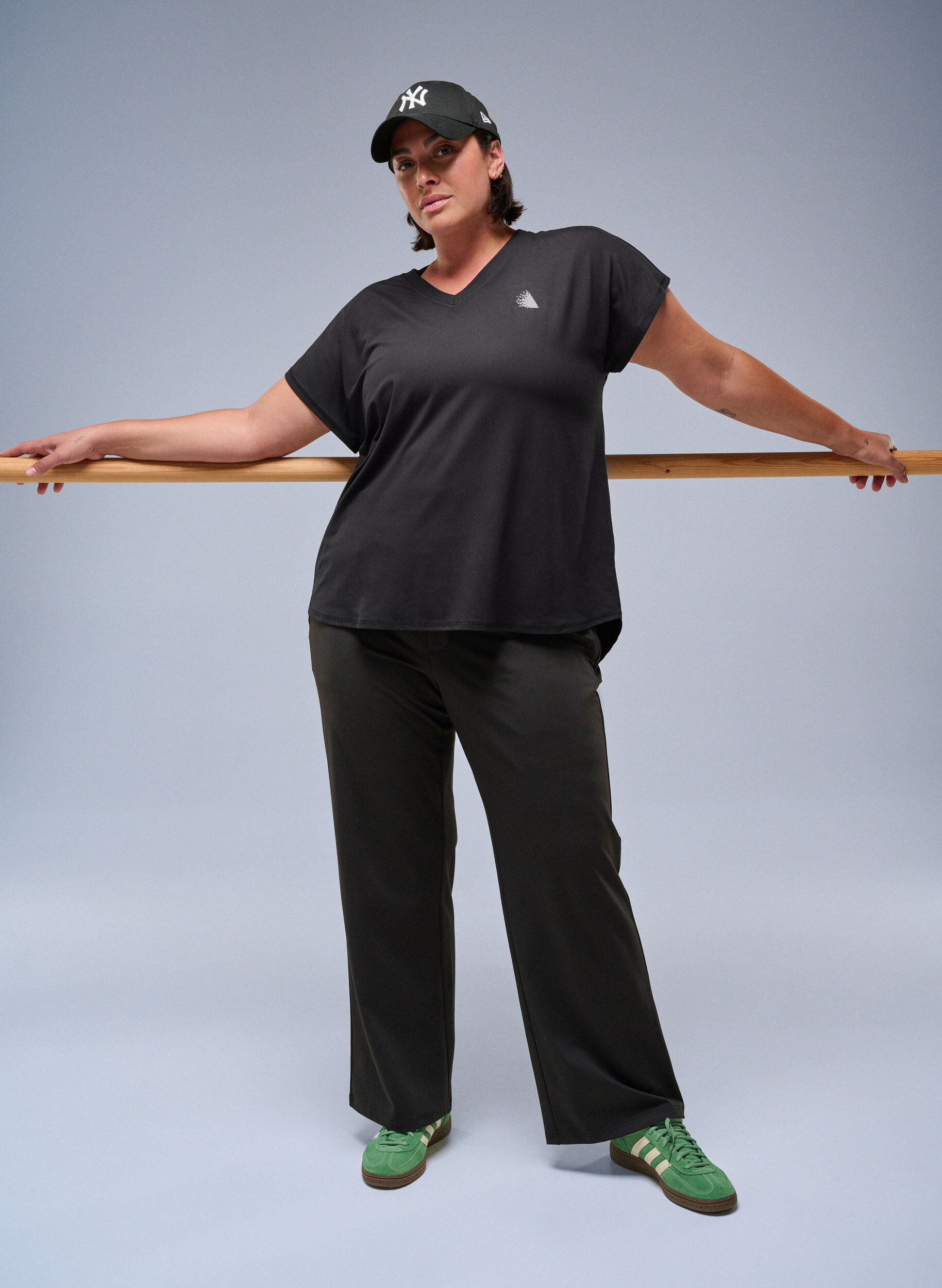 Zizzifashion Stylish workout trousers with a slight flare, Black, Image image number 0