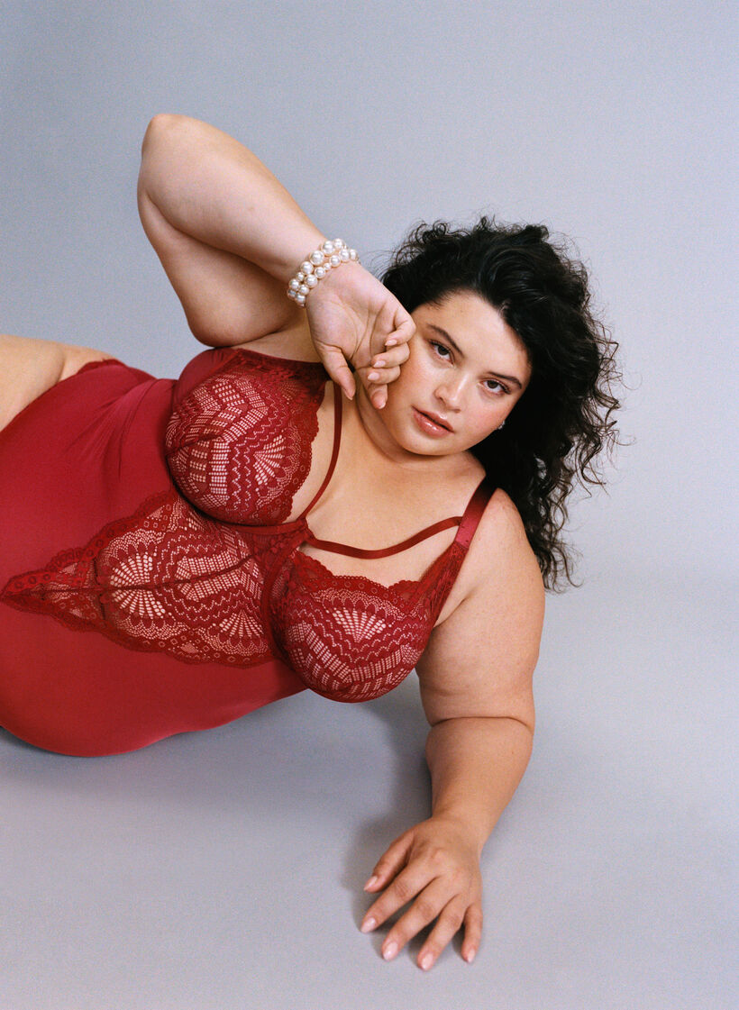 Underwired lace body with strap detail, Red, Image image number 0