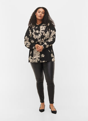 Floral viscose shirt with ruffles, Black White AOP, Model image number 2