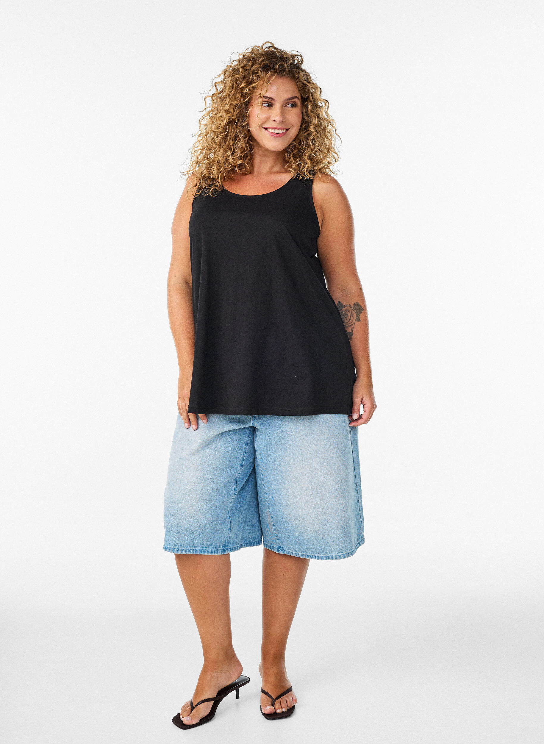 ZizzifashionCotton top with a-shape, Black, Model image number 1