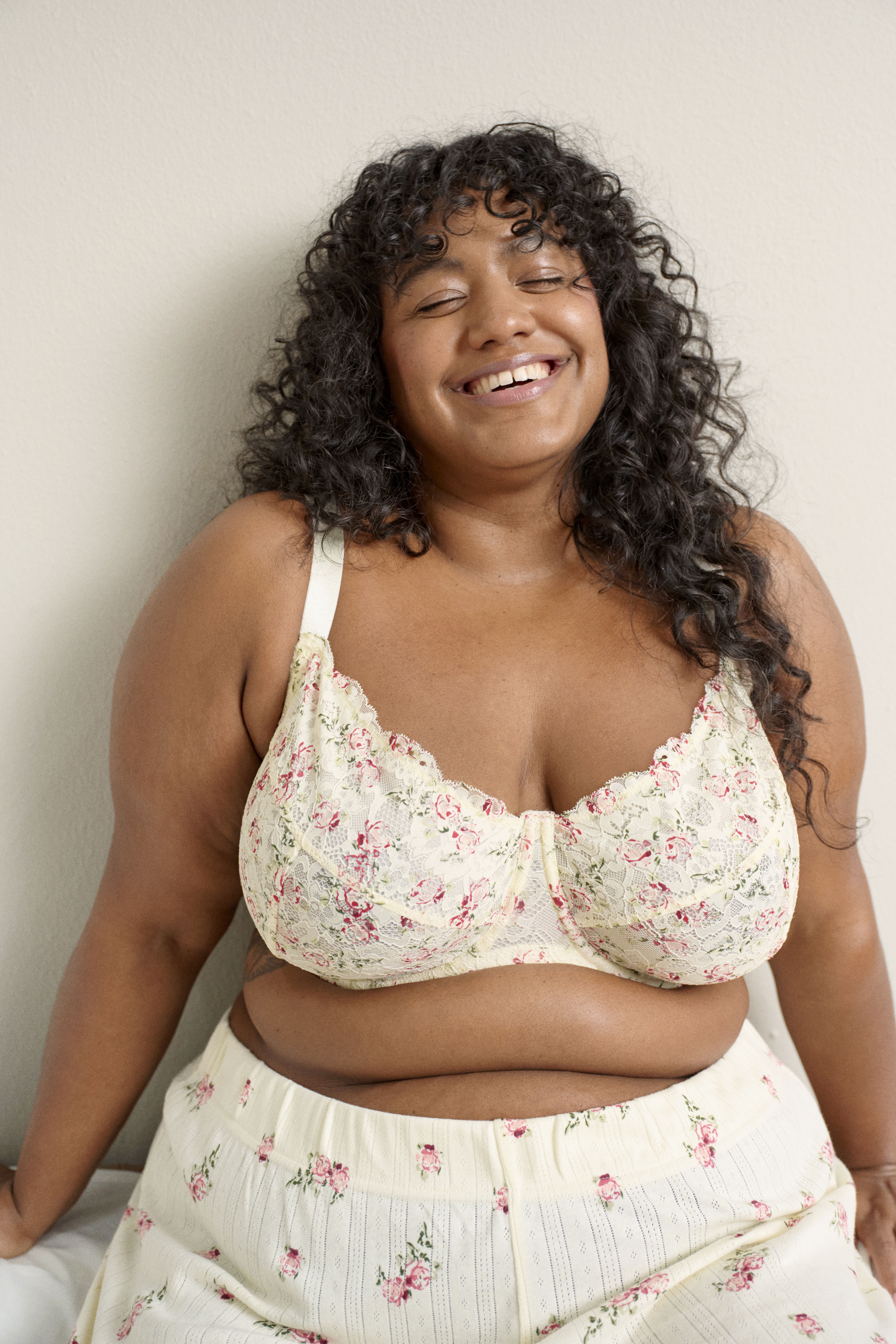 Zizzifashion Lace and flowers, , Model