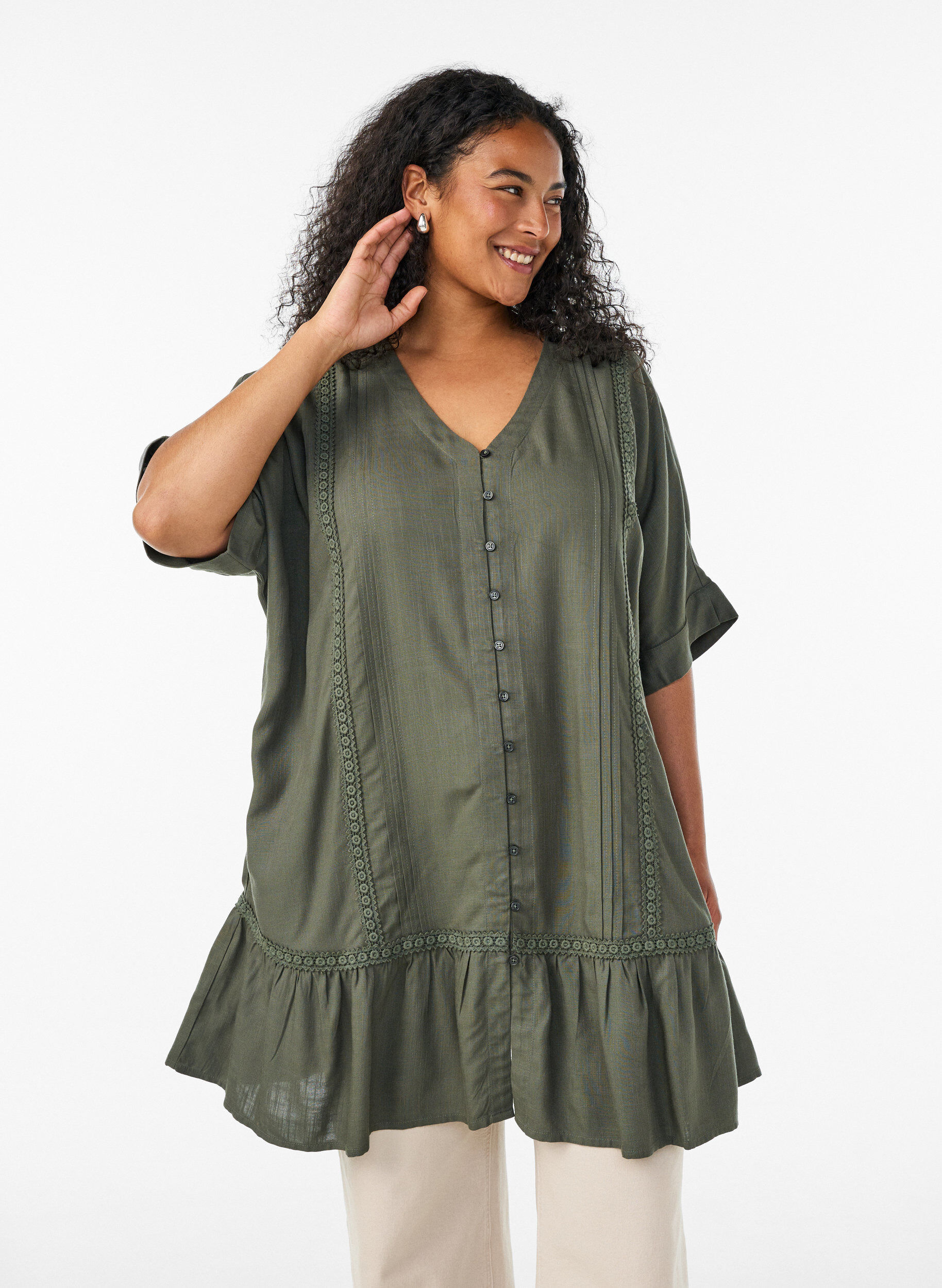 Viscose tunic with buttons and frill hem, Green, Model