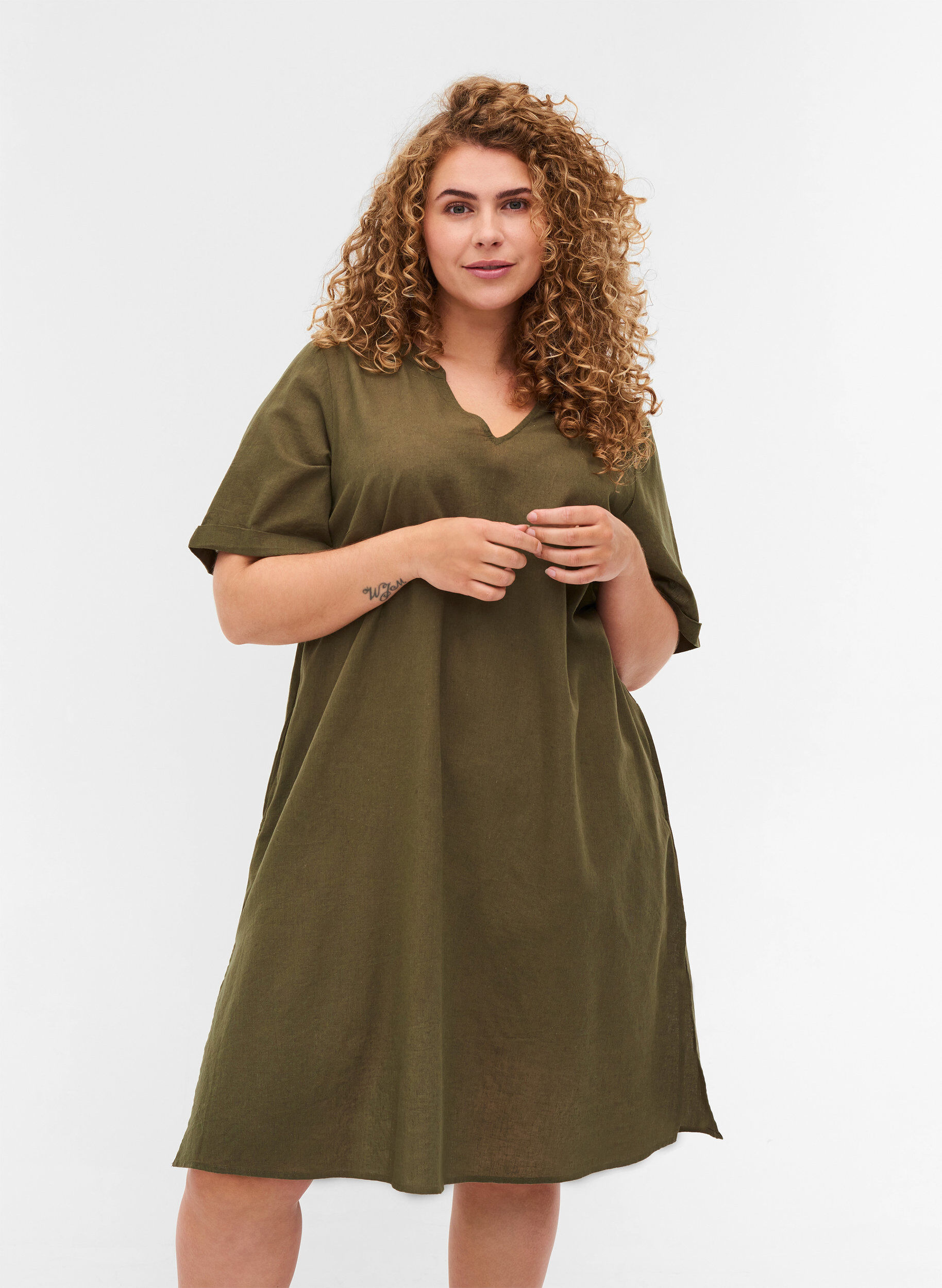 Zizzifashion Short-sleeved dress in a cotton blend with linen, Ivy Green, Model image number 0