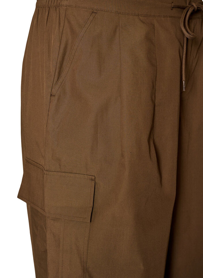 Cotton cargo trousers with a balloon leg, Brown, Packshot image number 2