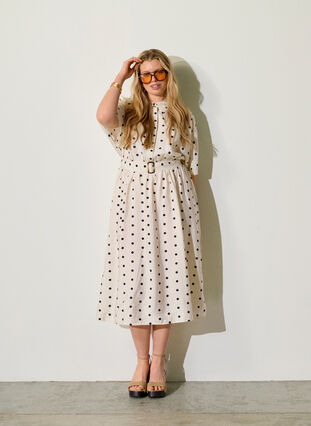 Midi shirt dress in dotted viscose - Vanilla - Sz. 40-64 - Zizzifashion Midi shirt dress in dotted viscose - Vanilla - Sz. 40-64 - Zizzifashion