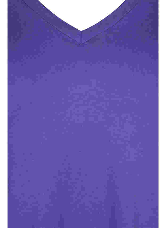 Organic cotton T-shirt with V-neckline, Ultra Violet, Packshot image number 2