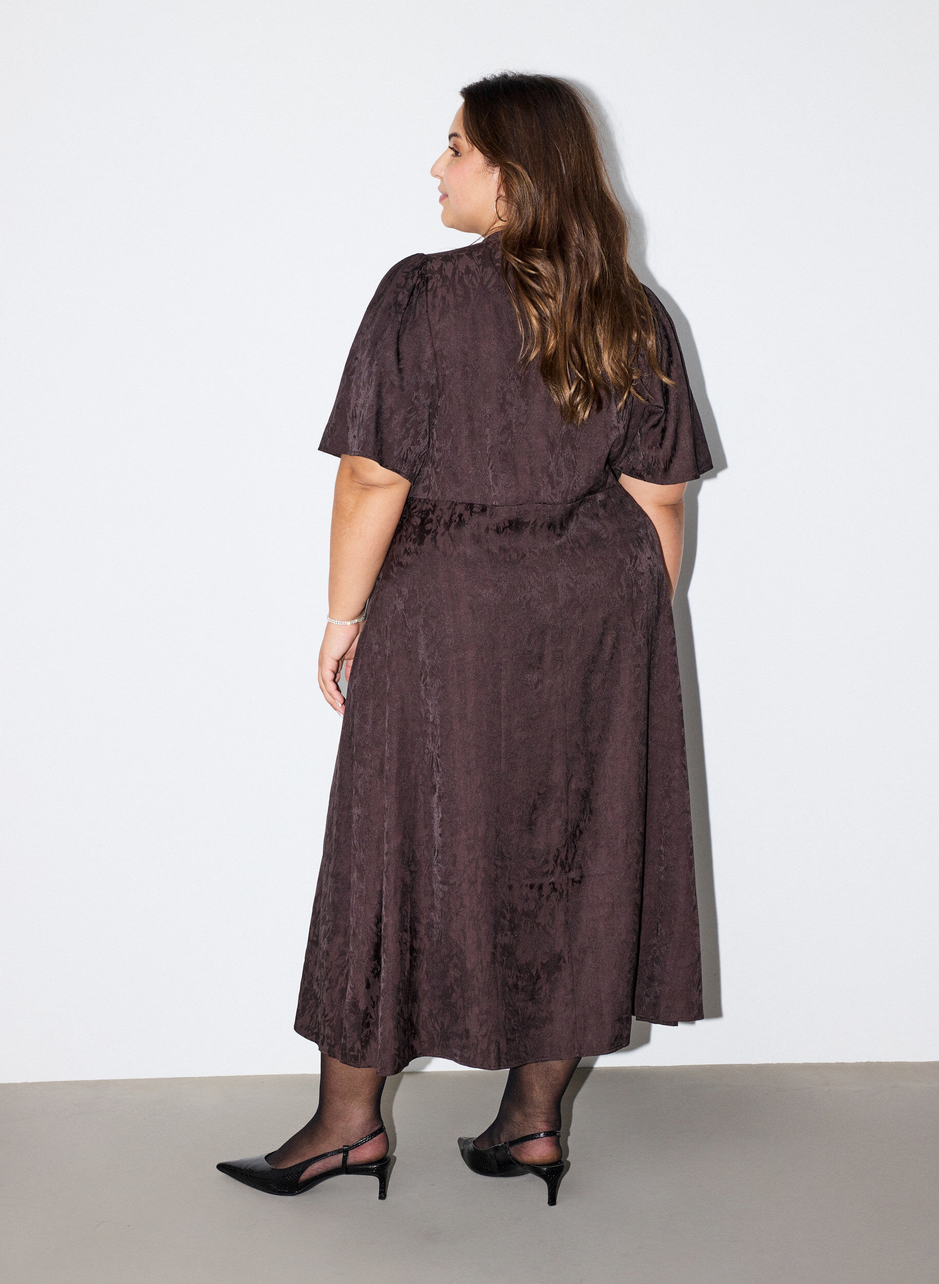 ZizzifashionMidi jacquard dress with paisley pattern and wing sleeves, Brown, Model image number 1