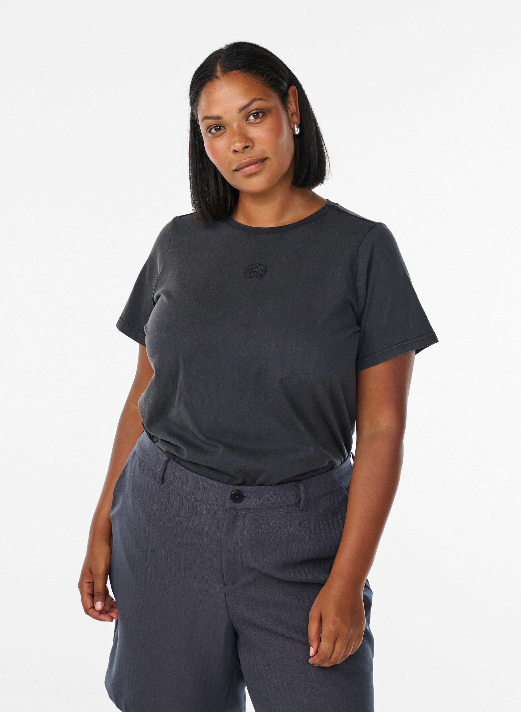 T-shirt in organic cotton with a washed look, Grey, Model