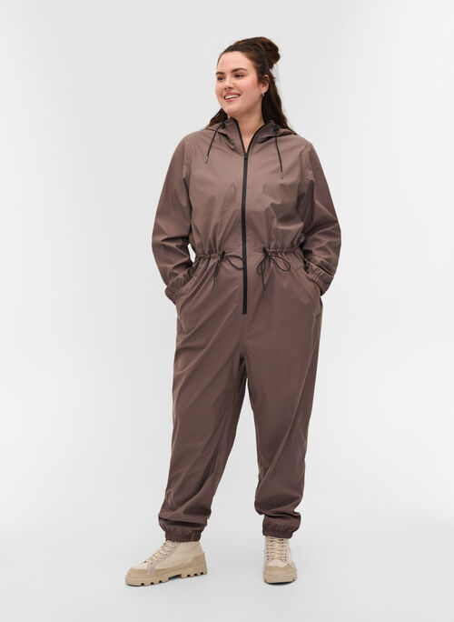 Rain jumpsuit with hood and pockets