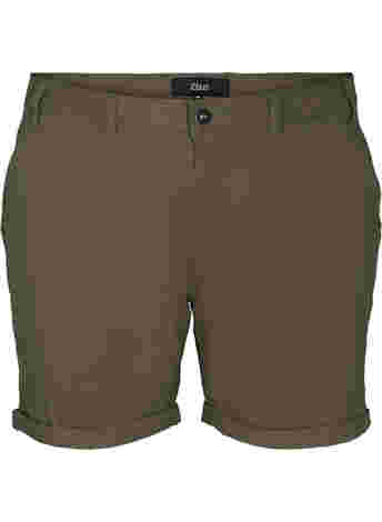 Regular fit shorts with pockets