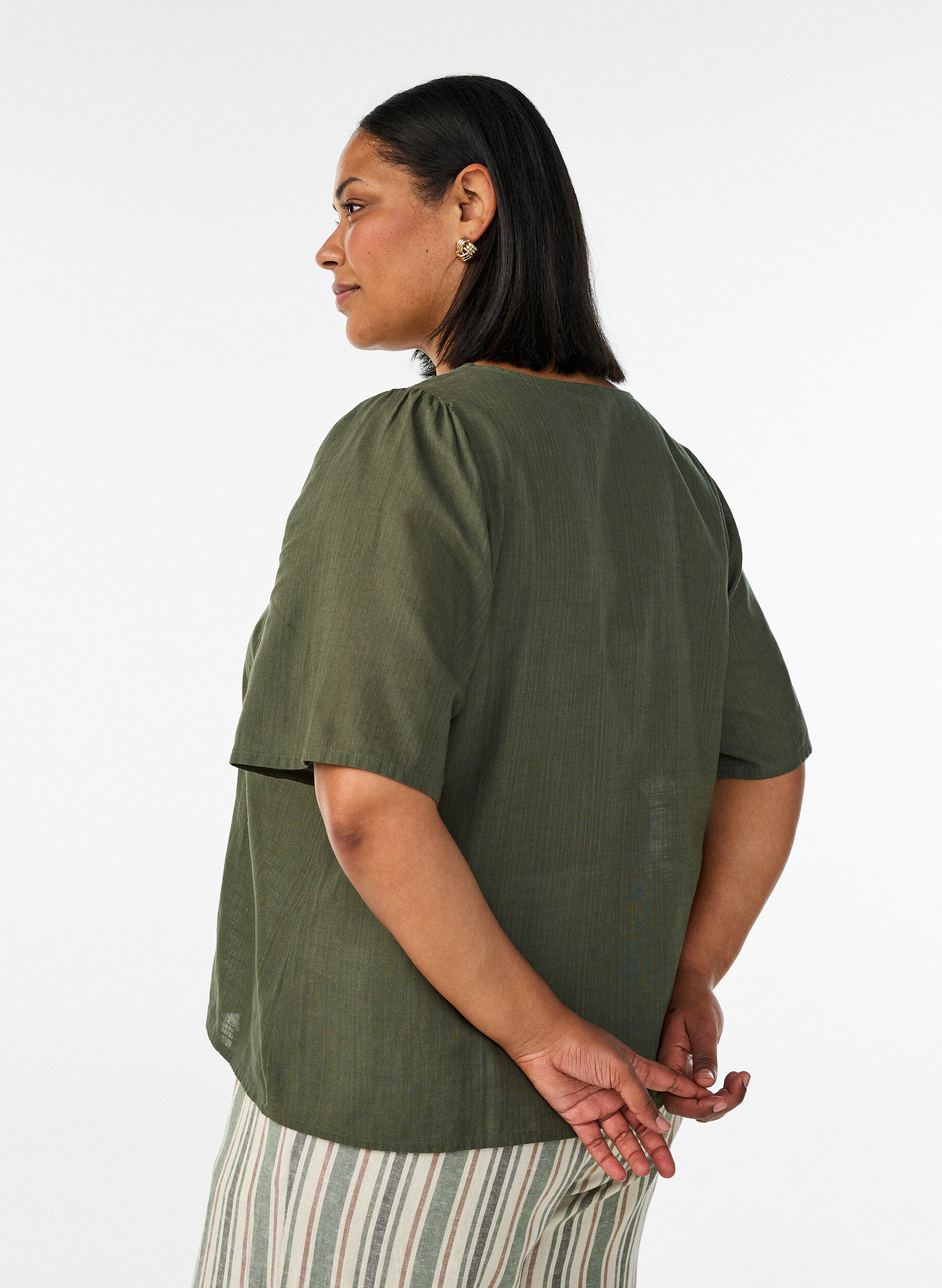 ZizzifashionShort-sleeved cotton shirt with a V-neck, Green, Model image number 2