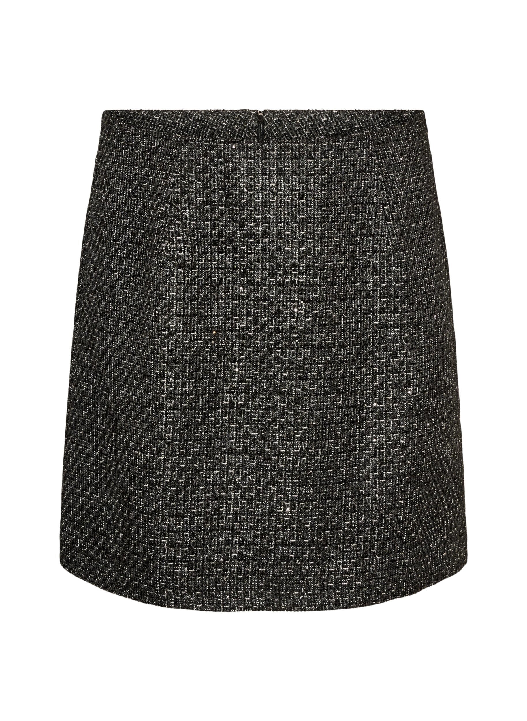 Short boucl&eacute; skirt with sequins
