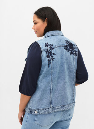 Denim vest with pockets and embroidery, Blue Denim Washed, Model image number 1