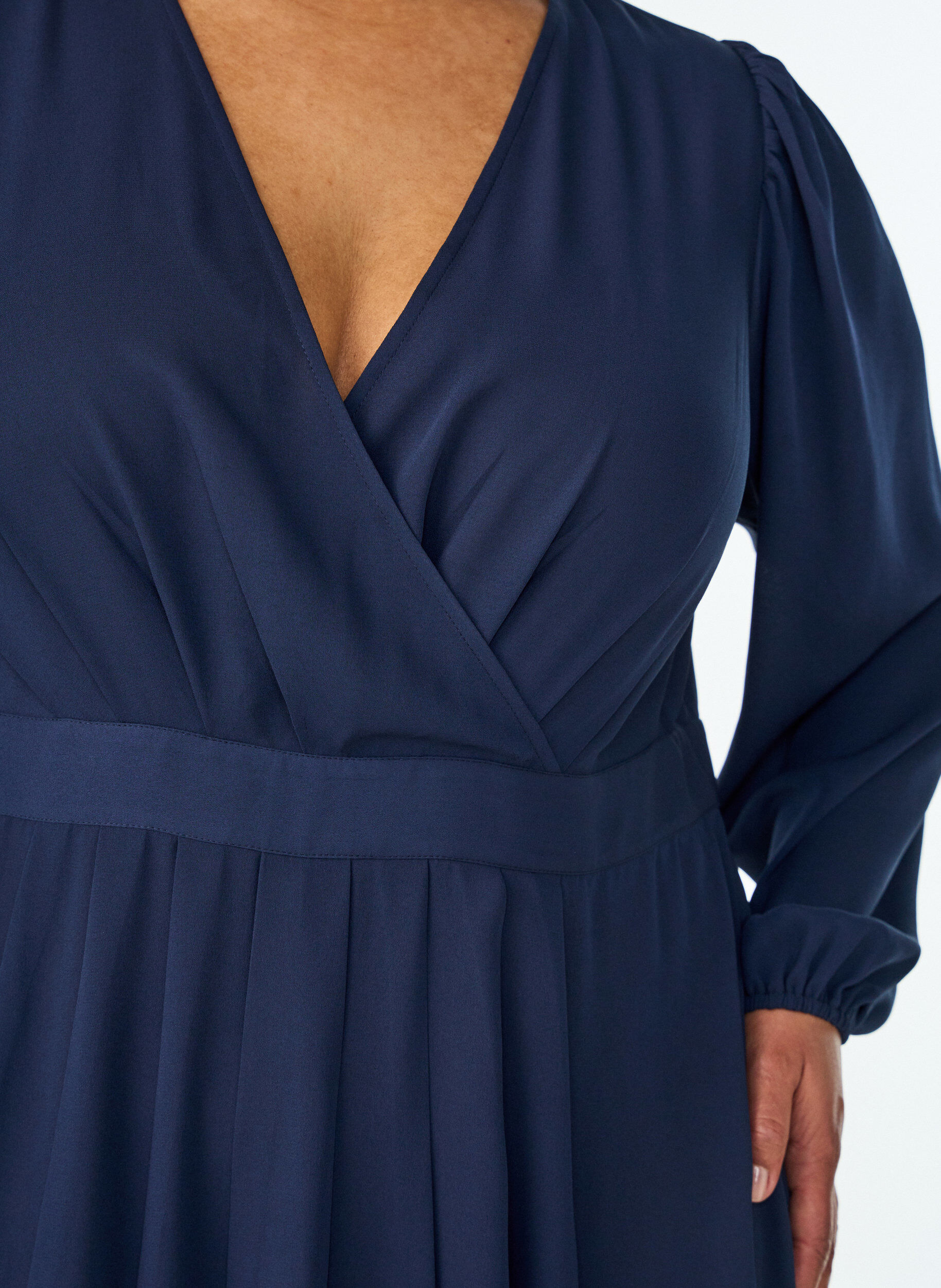 ZizzifashionMaxi dress with a wrap-over neckline and long sleeves, Blue, Model image number 2