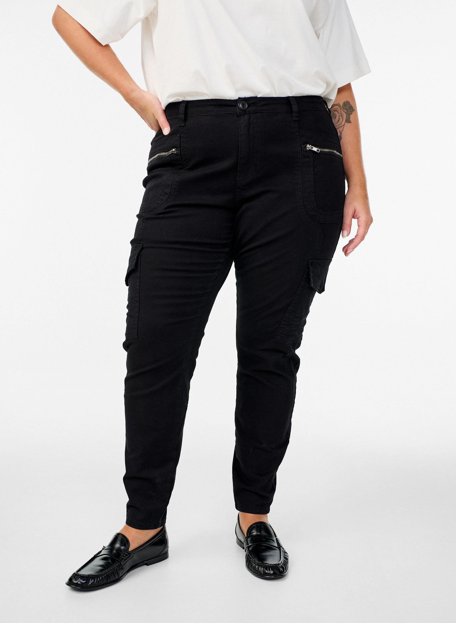 Zizzifashion Slim fit trousers with cargo pockets, Black, Model image number 2