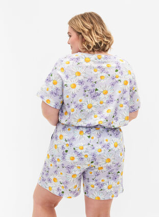Loose pyjama shorts with print, Lavender Blue AOP, Model image number 1