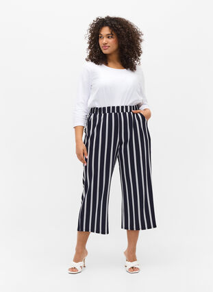 Loose trousers with 7/8 length, Night Sky Stripe, Model image number 2
