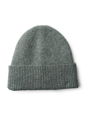 Knitted beanie with wool