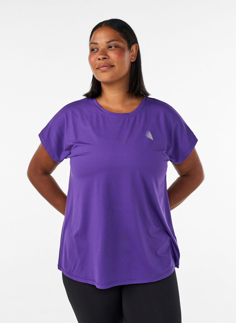 Solid-coloured training T-shirt, Purple, Model image number 0