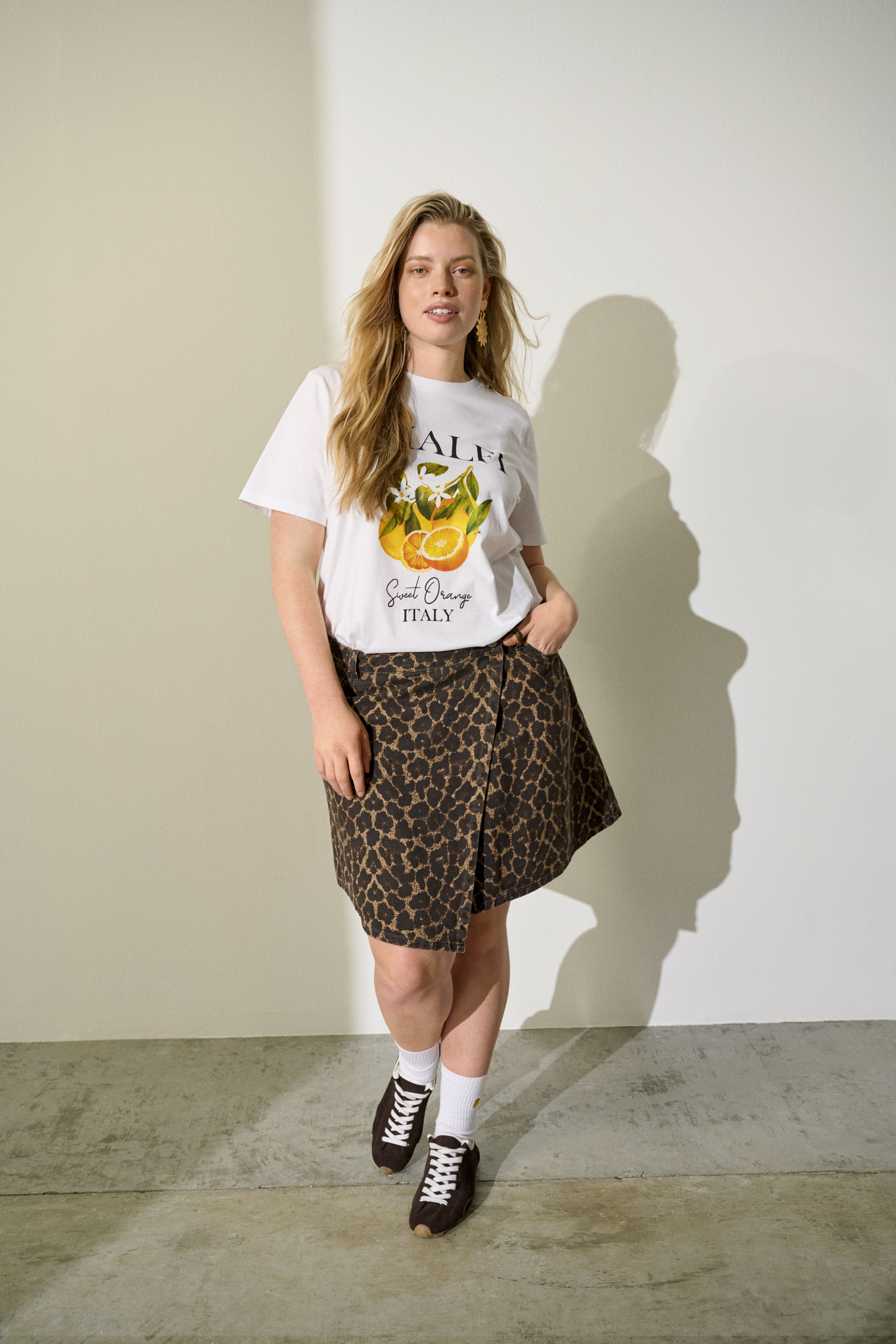 Zizzifashion Leo denim skirt, , Model