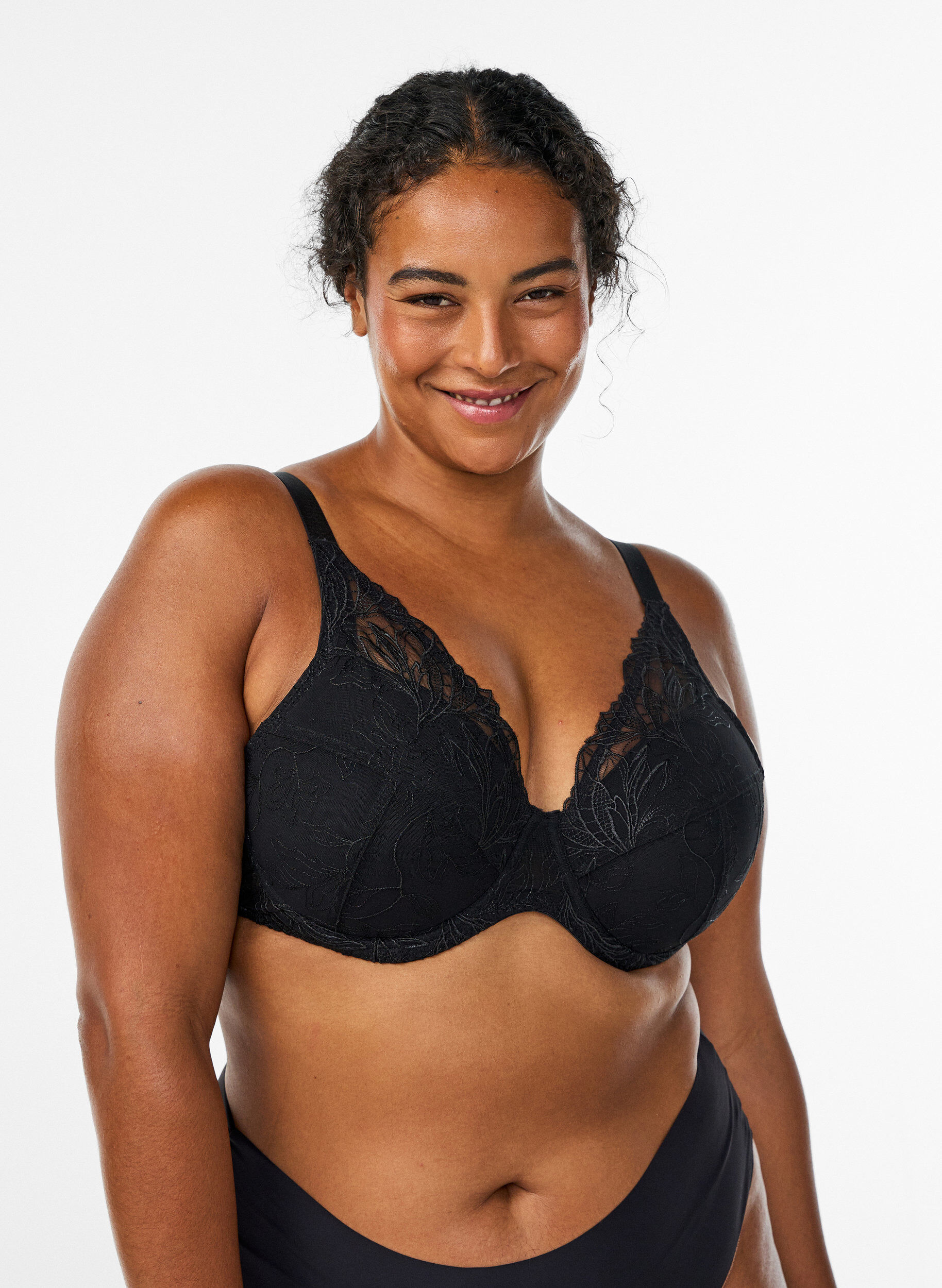 Padded lace bra with underwire, Black, Model