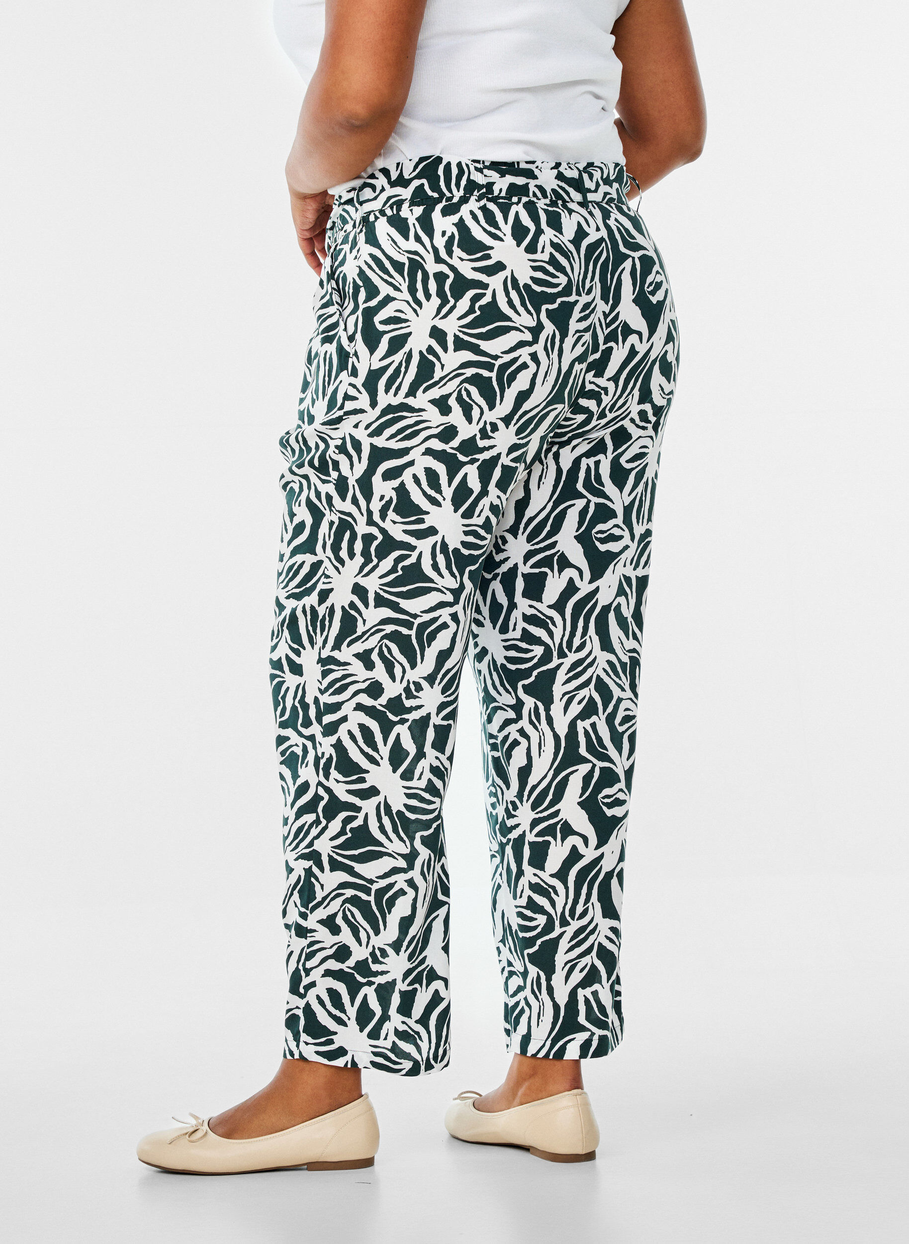 Zizzifashion High-waisted viscose trousers, Green, Model image number 1