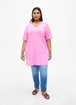 Single colour oversized t-shirt with v-neck, Rosebloom, Model image number 2