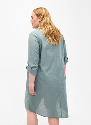 Dress with a V-neck in cotton and linen, Chinois Green, Model image number 1
