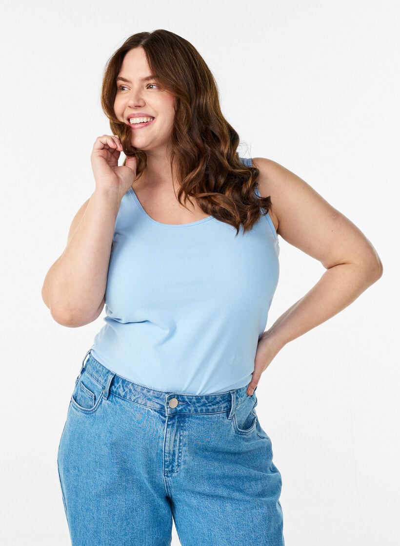 Solid color basic top in cotton, Light Blue, Model image number 0