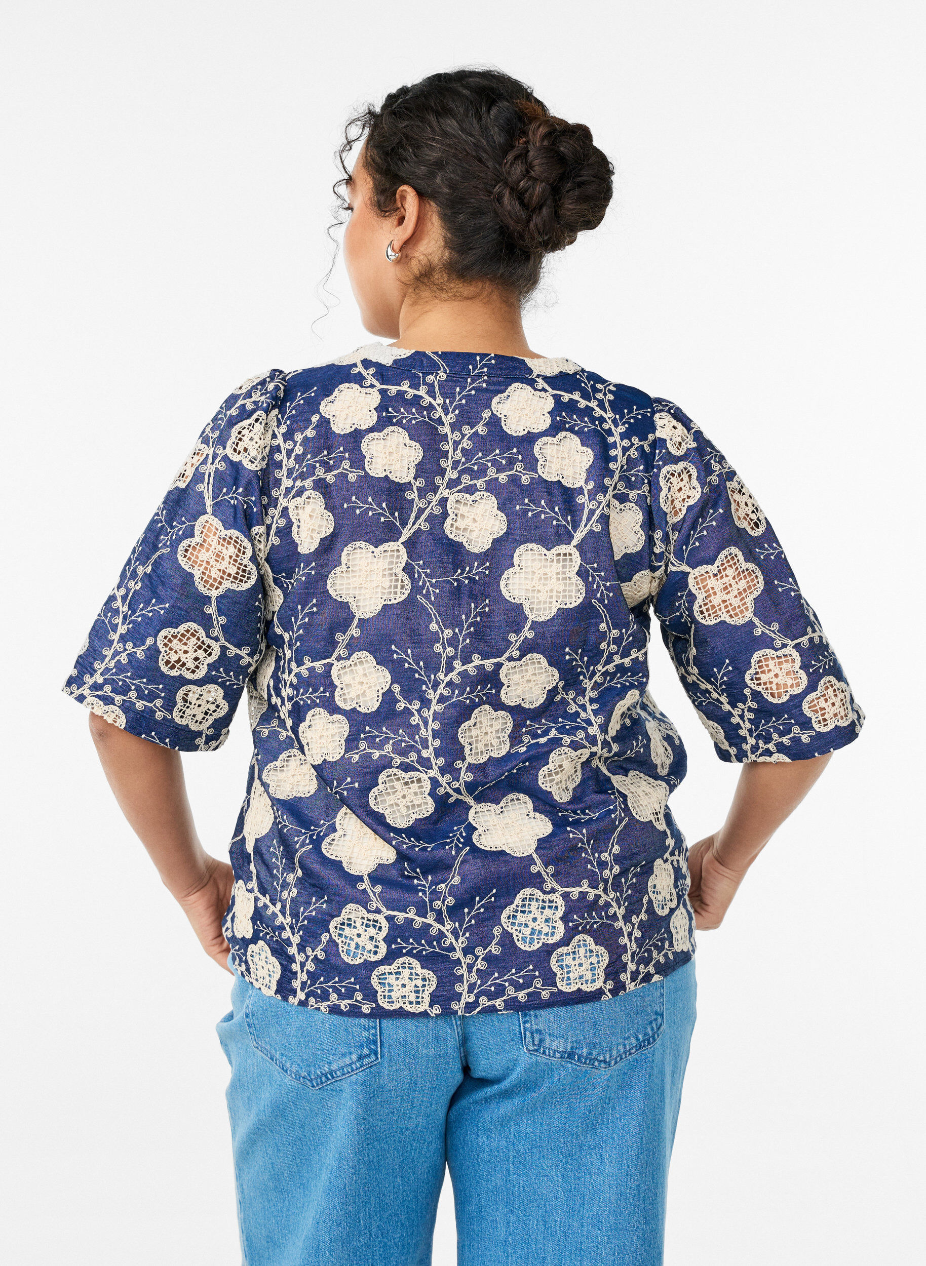 Zizzifashion Blouse with V-neck and embroidered pattern, Blue, Model image number 2