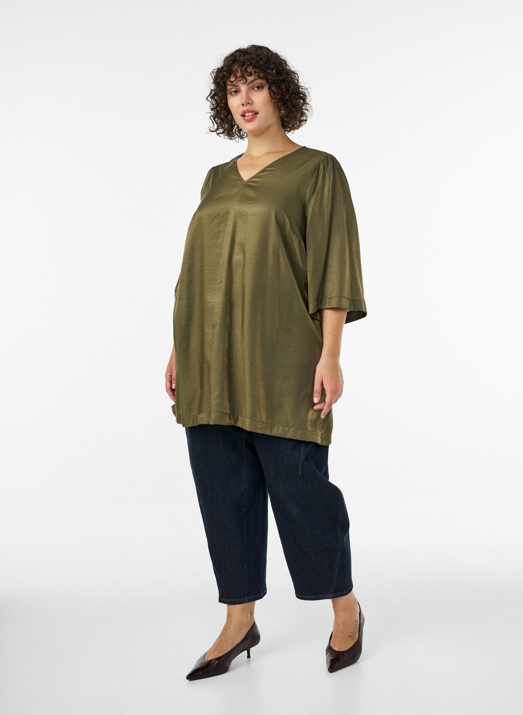 ZizzifashionShiny tunic with a V-neck and 3/4 sleeves, Green, Model image number 1