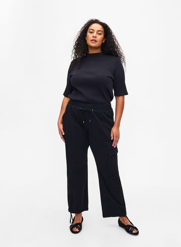 Loose cargo trousers in cotton, Black, Model image number 0