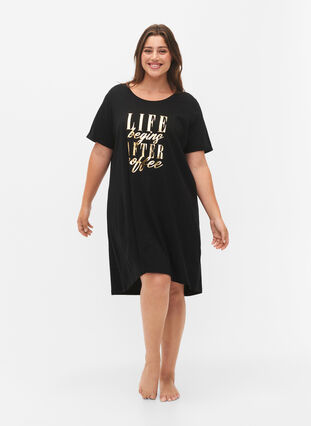 Short-sleeved nightgown in organic cotton, Black W. Life , Model image number 2