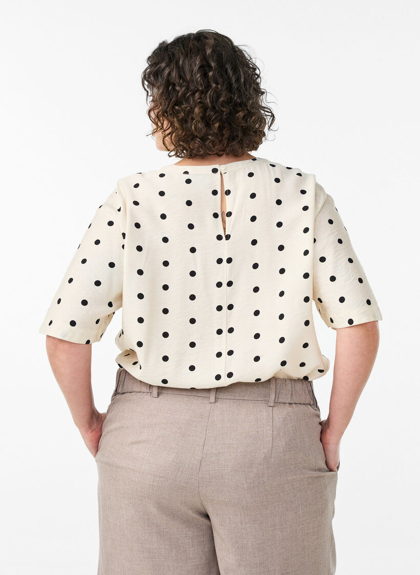 Viscose blouse with spots and 1/2 sleeves, Vanilla, Model image number 2